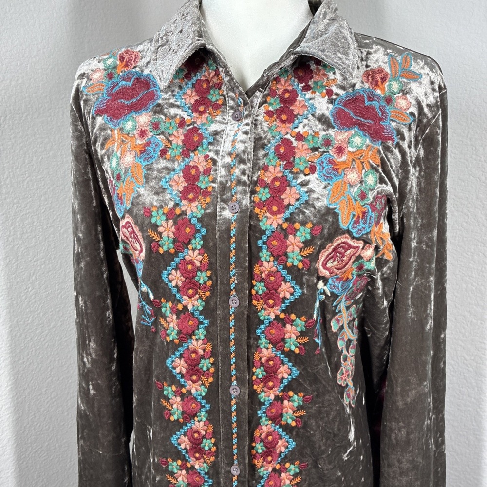 Andree by Unit Velvet Floral Embroidered Front Button Long Sleeve Dress Duster - Picture 3 of 16